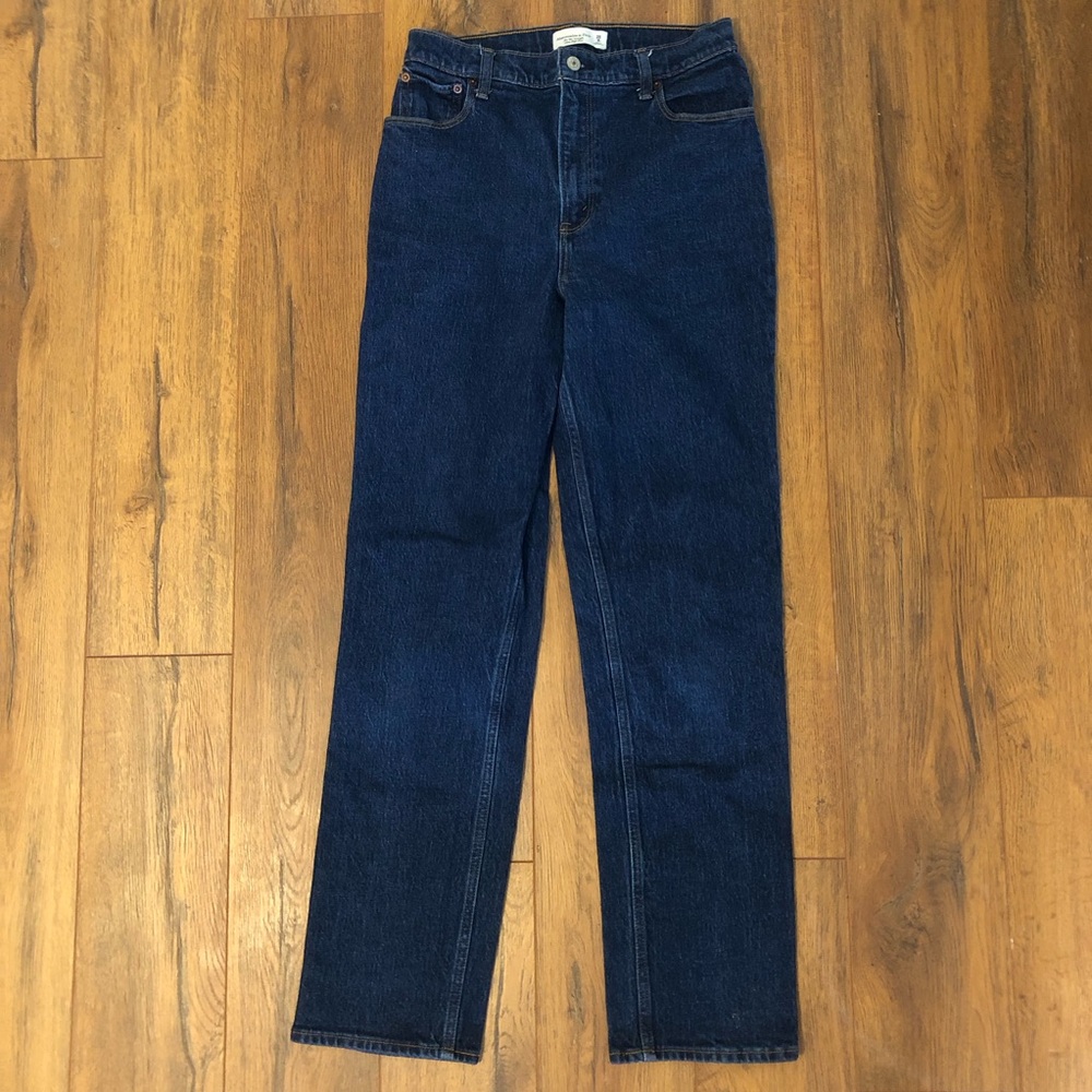 Abercrombie & Fitch Ultra High Rise 90s Straight Jean in Super Dark 29 Waist/ 8L